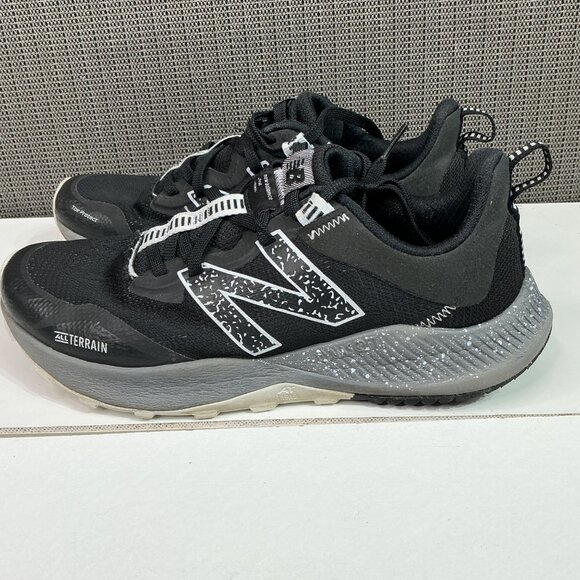 New Balance All Terrain Womens Trail Running Shoes Black/White Size 9.5 B - Picture 1 of 9